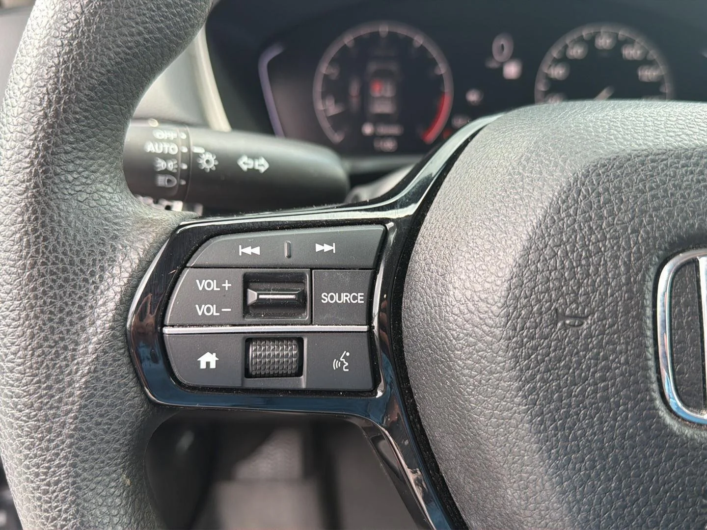 Used 2022 Meteorite Gray Metallic Honda LX image 20
