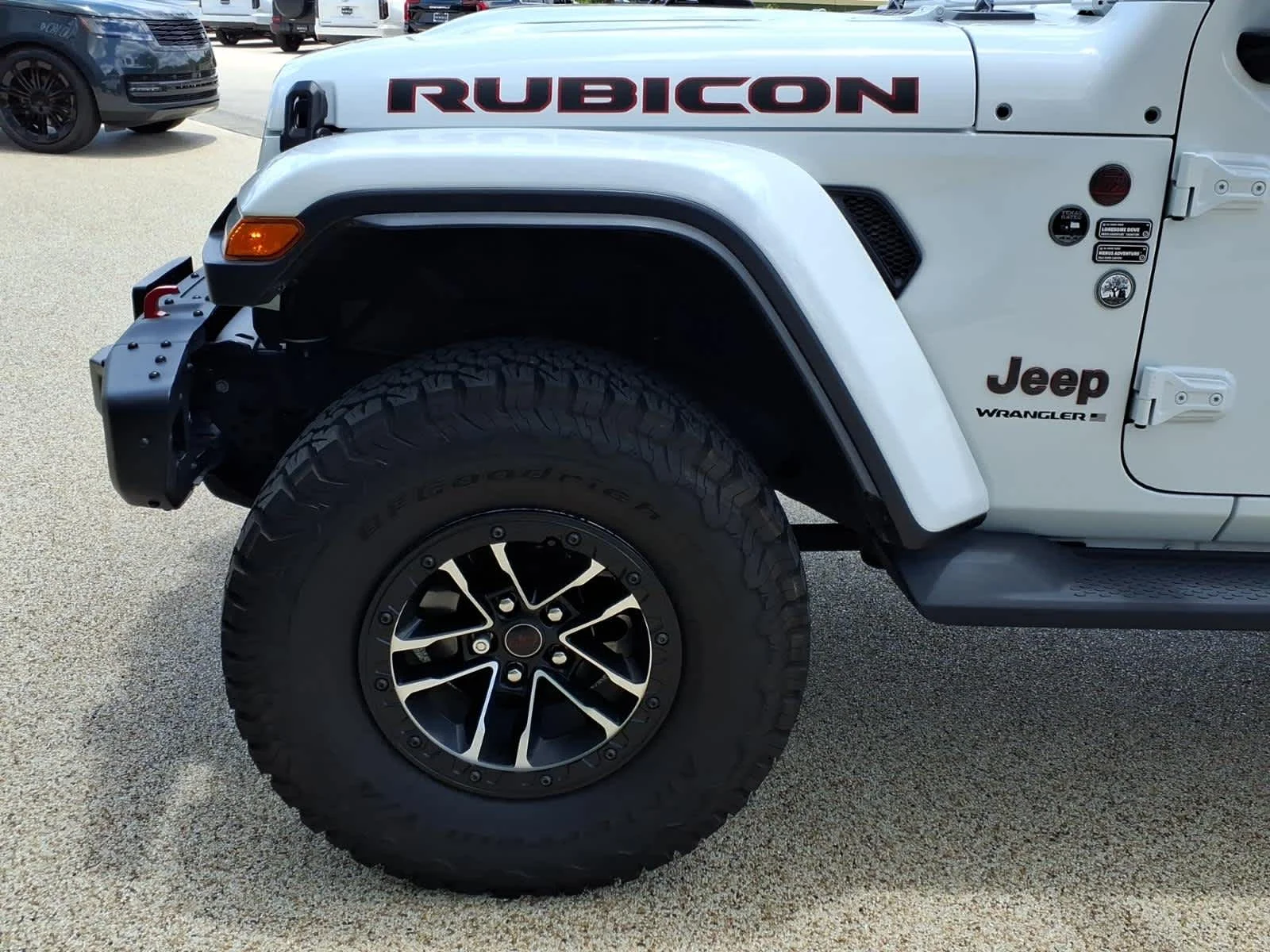 Used 2024 Bright White Clearcoat Jeep Rubicon X image 11