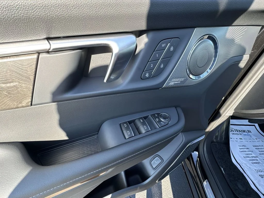 New 2026 Ebony Twilight Metallic Buick Avenir image 13