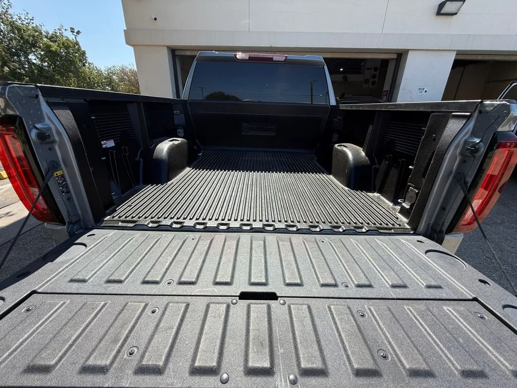 Used 2025 Silver GMC SLT image 19