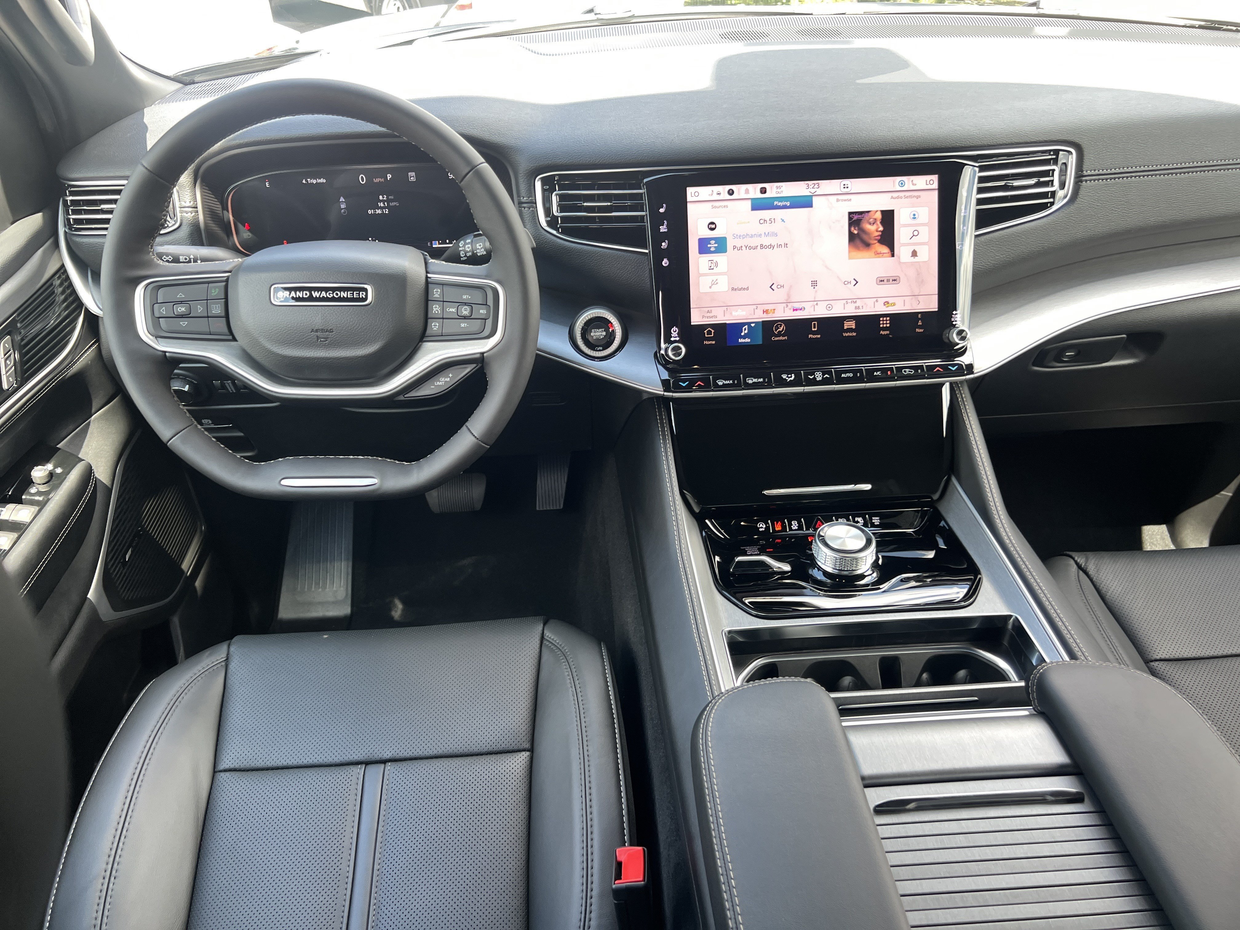 New 2026 High Gloss Black Jeep Limited image 24