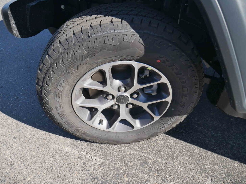 New 2027 Bright White Clear-Coat Paint Jeep Sport S image 10