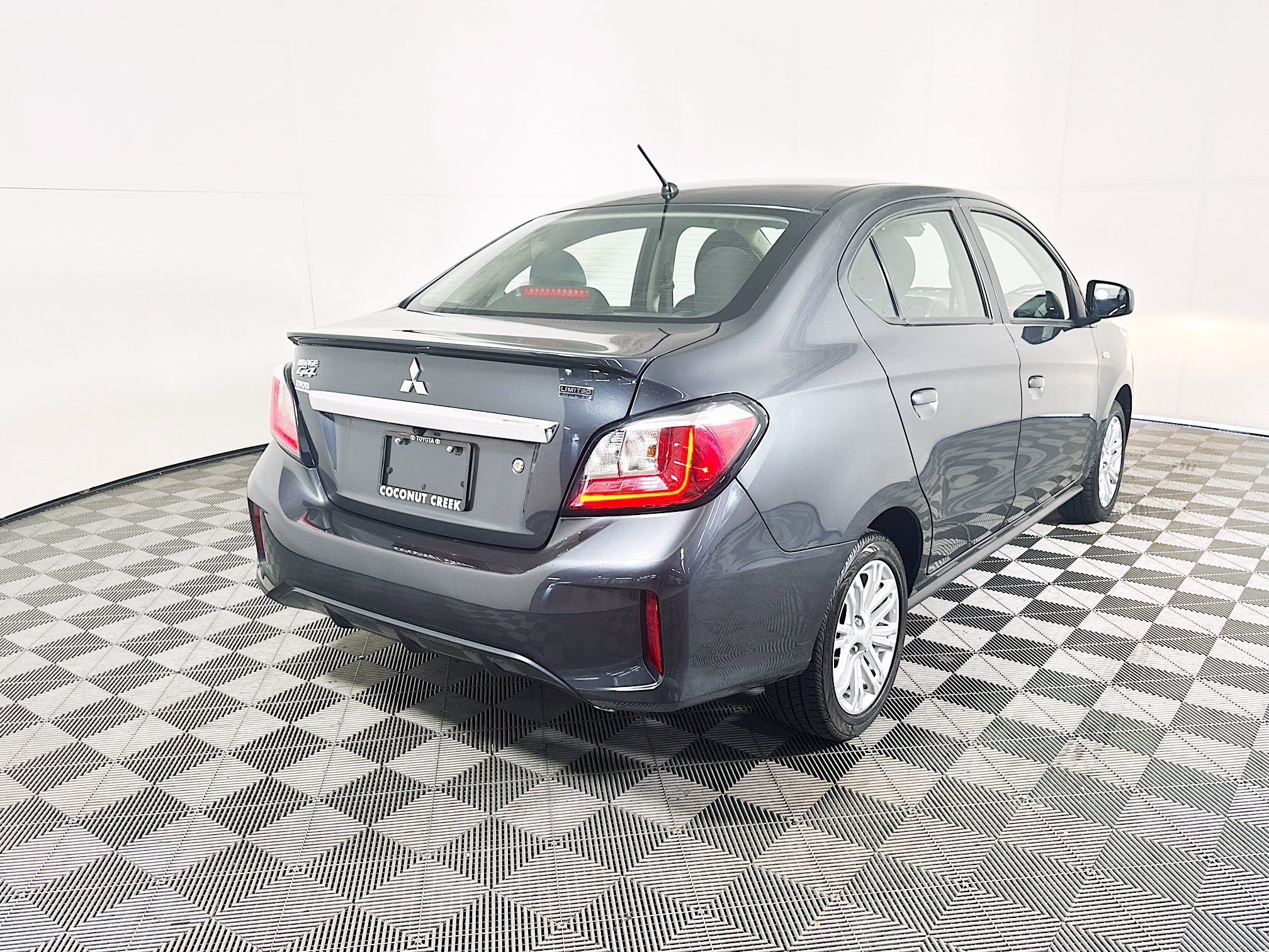Used 2024 Black Mitsubishi ES image 3