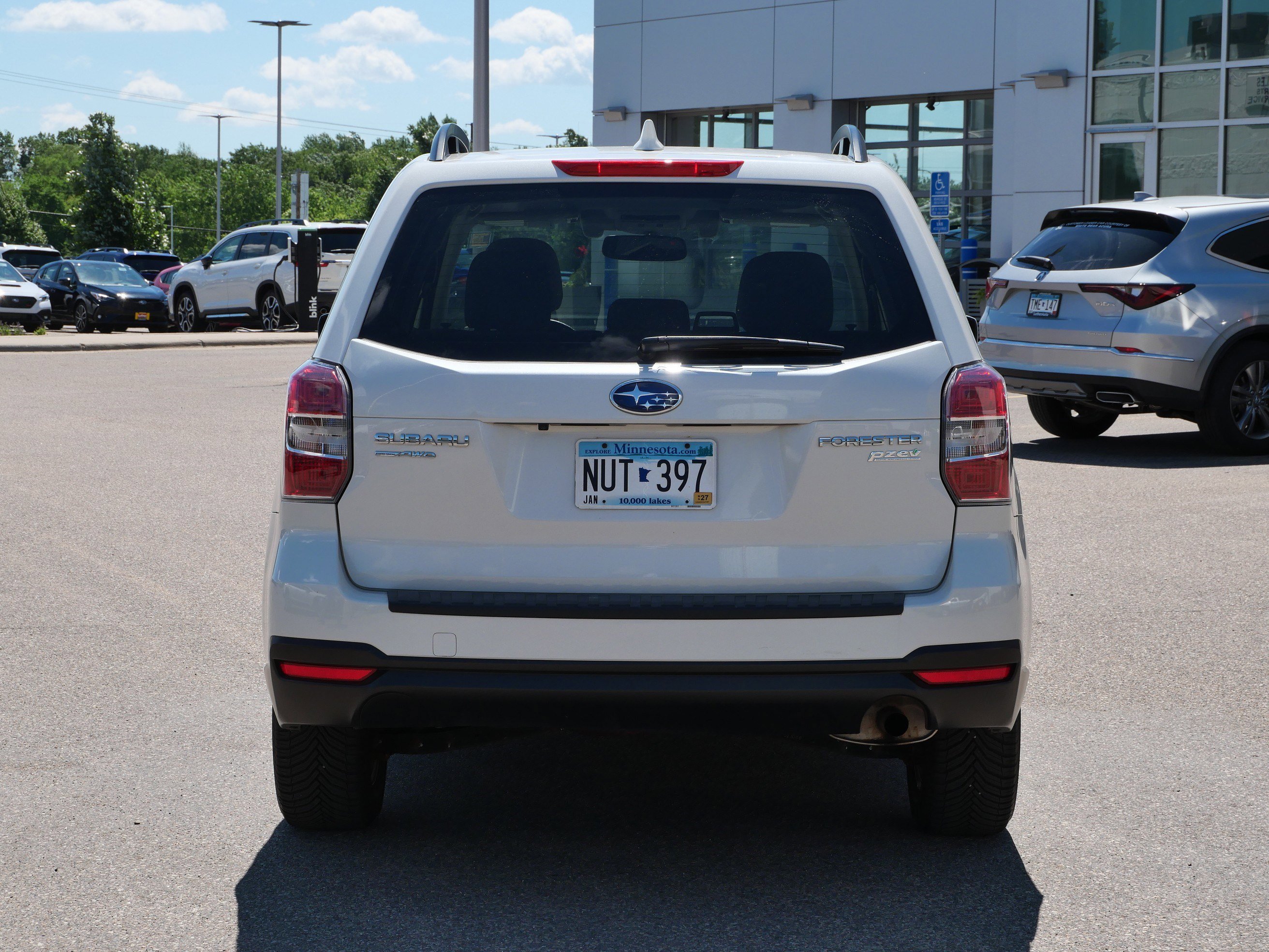 Used 2016 Crystal White Pearl Subaru 2.5i Premium image 6