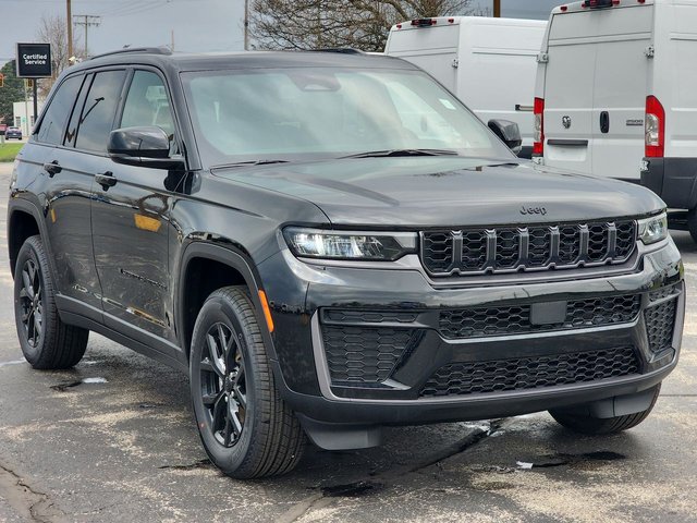 New 2026 Jeep Grand Cherokee Laredo