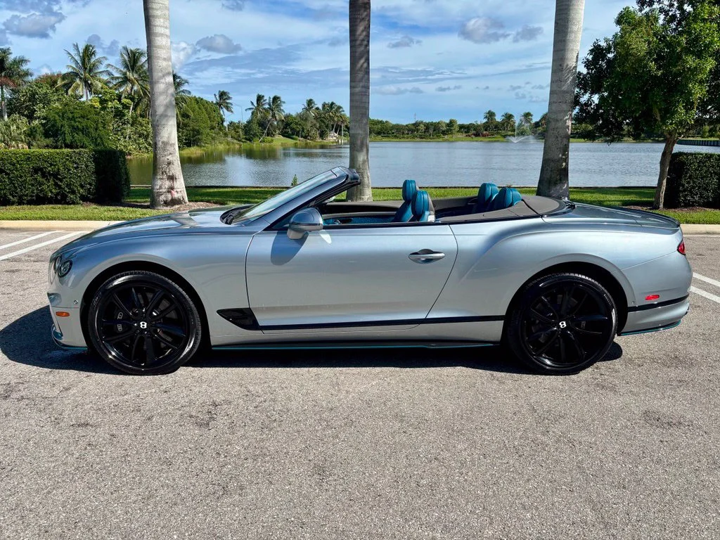 Used 2022 Silver Bentley V8 image 12