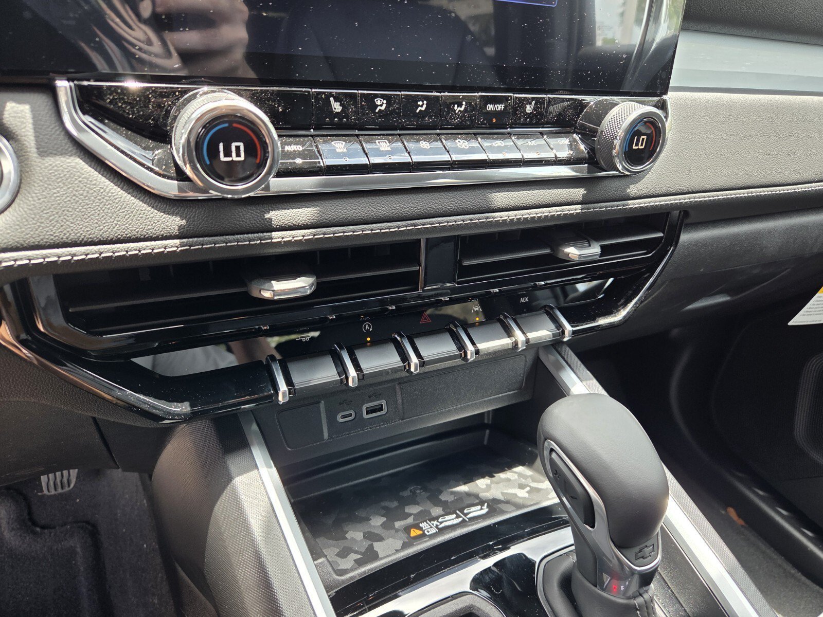 2026 Chevrolet Colorado LT - Photo 25