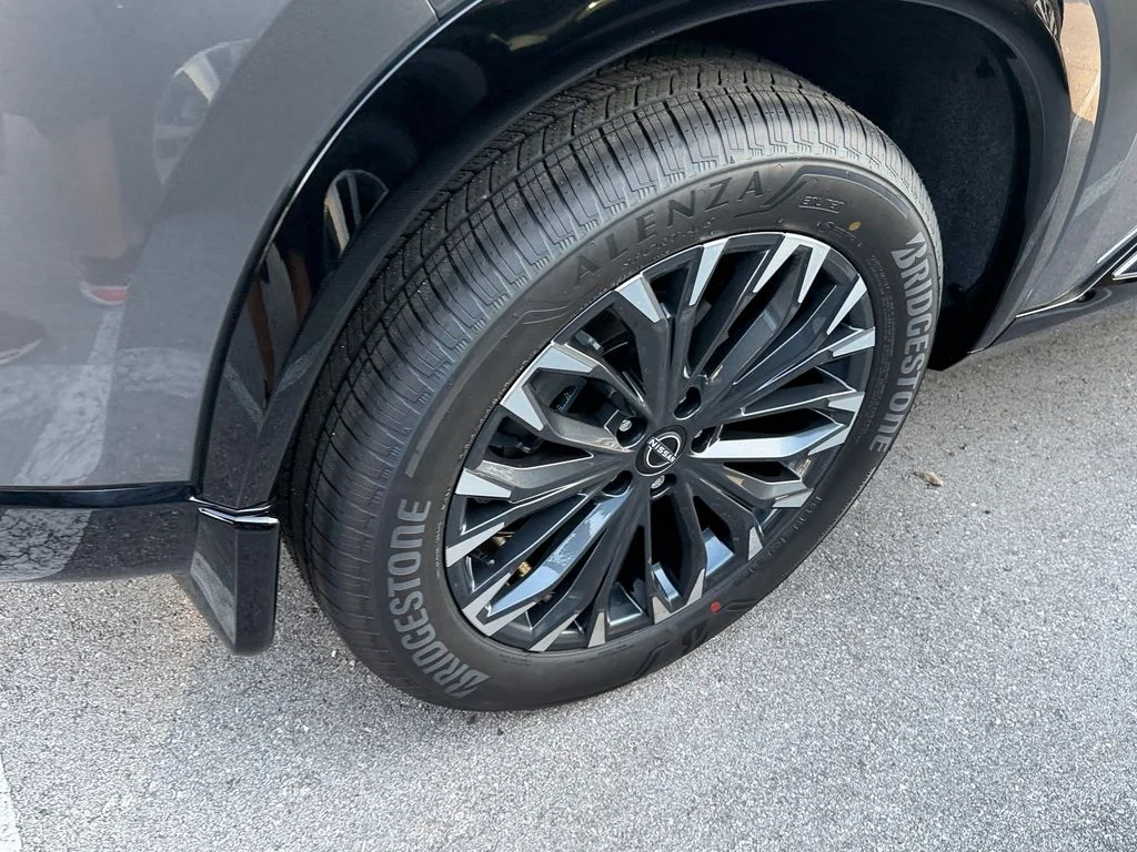 New 2026 Gray Nissan Platinum image 9
