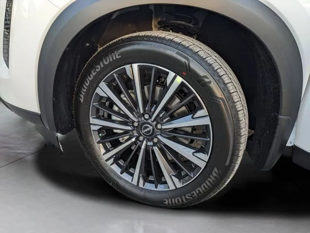 New 2026 Everest White Pearl TriCoat Nissan Platinum image 33