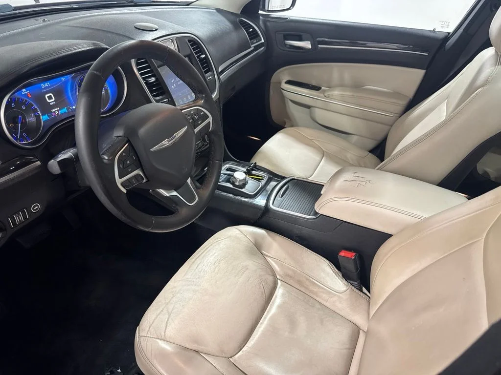 Used 2015 Velvet Chrysler Limited image 18