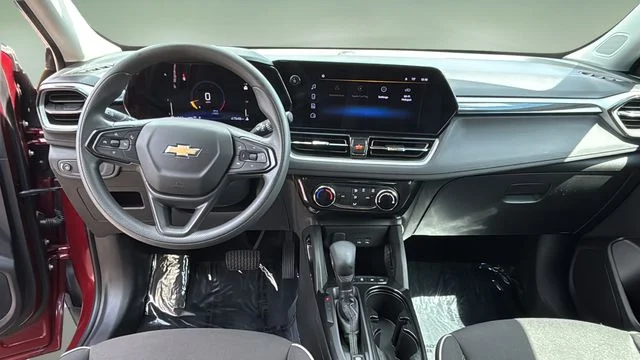 Used 2025 Red Chevrolet LT image 10