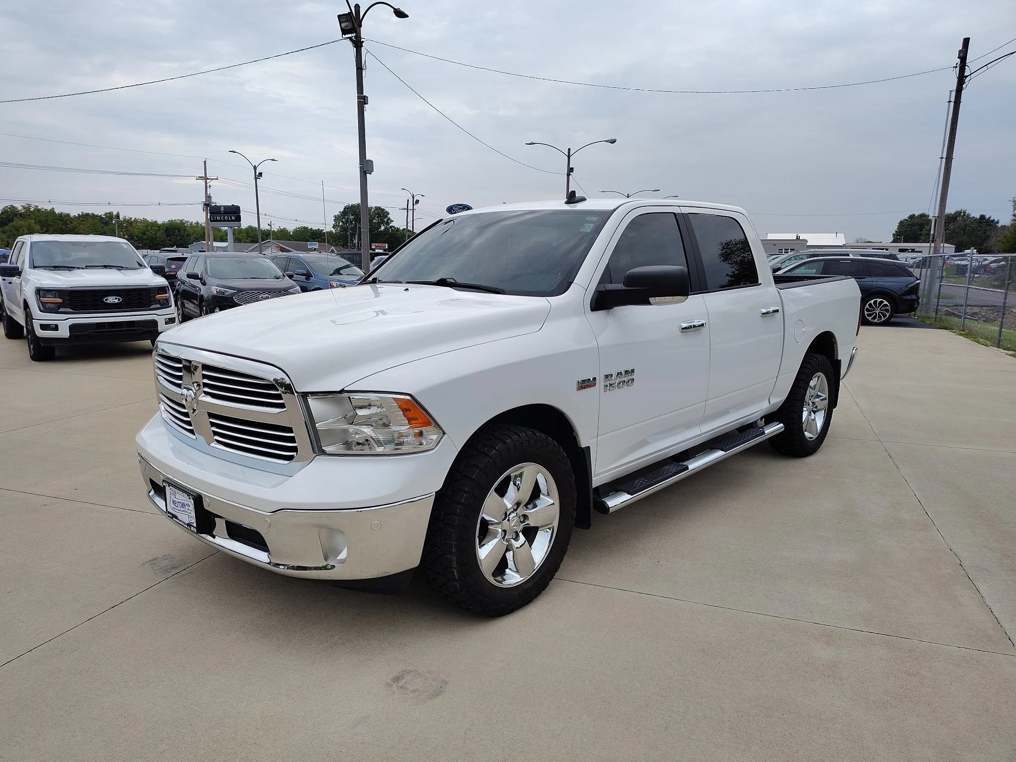 Used 2017 Bright White Clearcoat Ram Big Horn image 7