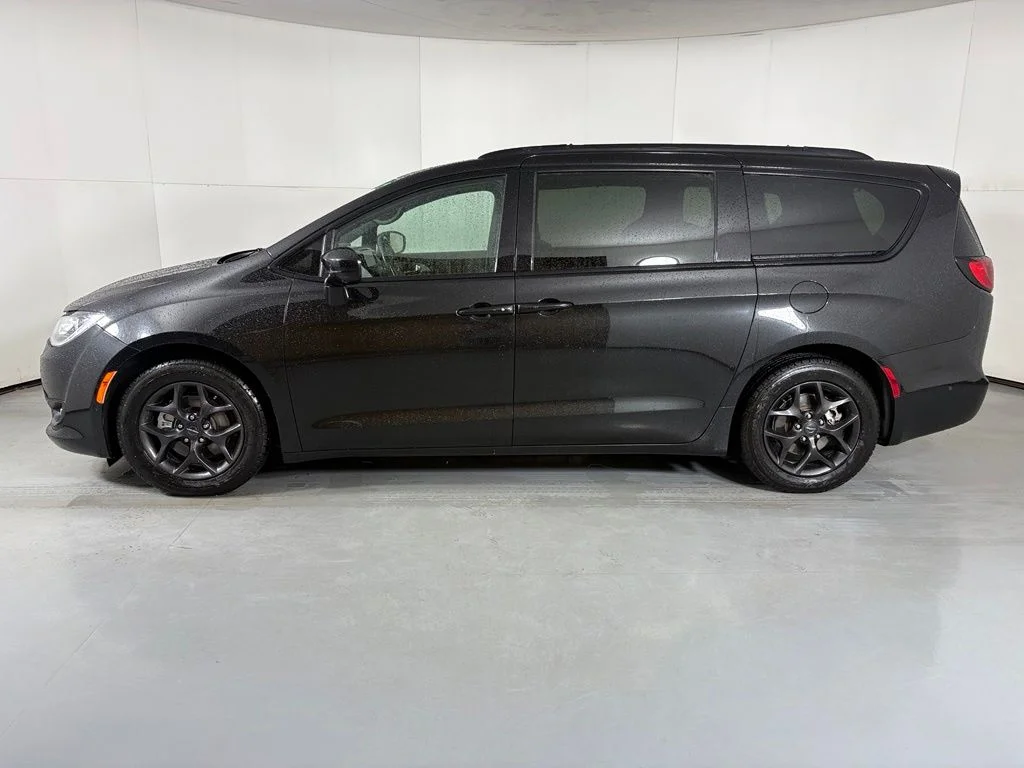 Used 2020 Black Chrysler Touring L Plus image 5
