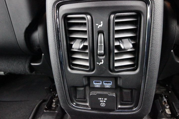Used 2020 Silver Jeep Limited image 31