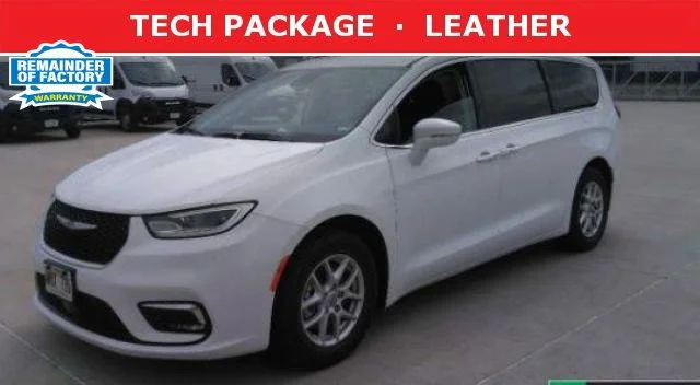 2022 Chrysler Pacifica Touring L's photo
