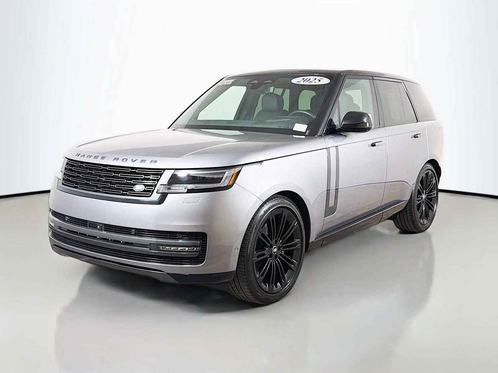 2025 Land Rover Range Rover 3.0 SE SWB's photo