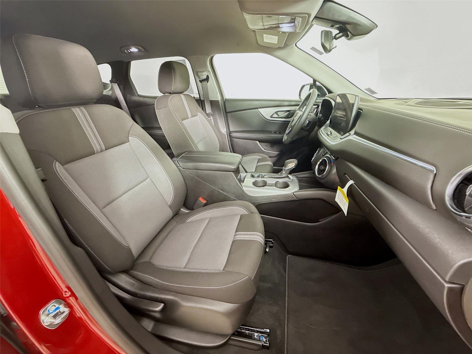 2025 Chevrolet Blazer 2LT - Photo 28