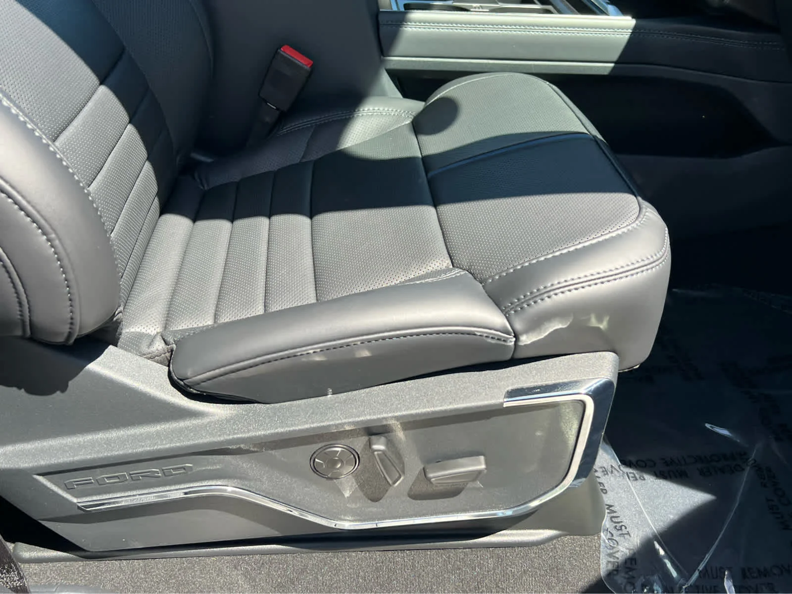 New 2026 Agate Black Metallic Ford F-350® Platinum® image 18
