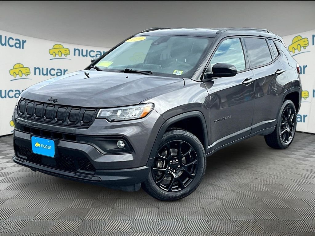 Used 2022 Gray Jeep Latitude image 3