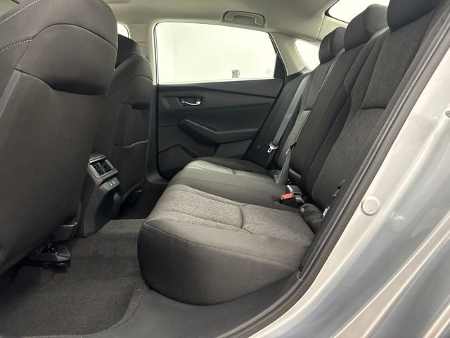 Certified Used 2025 Solar Silver Metallic Honda SE image 19
