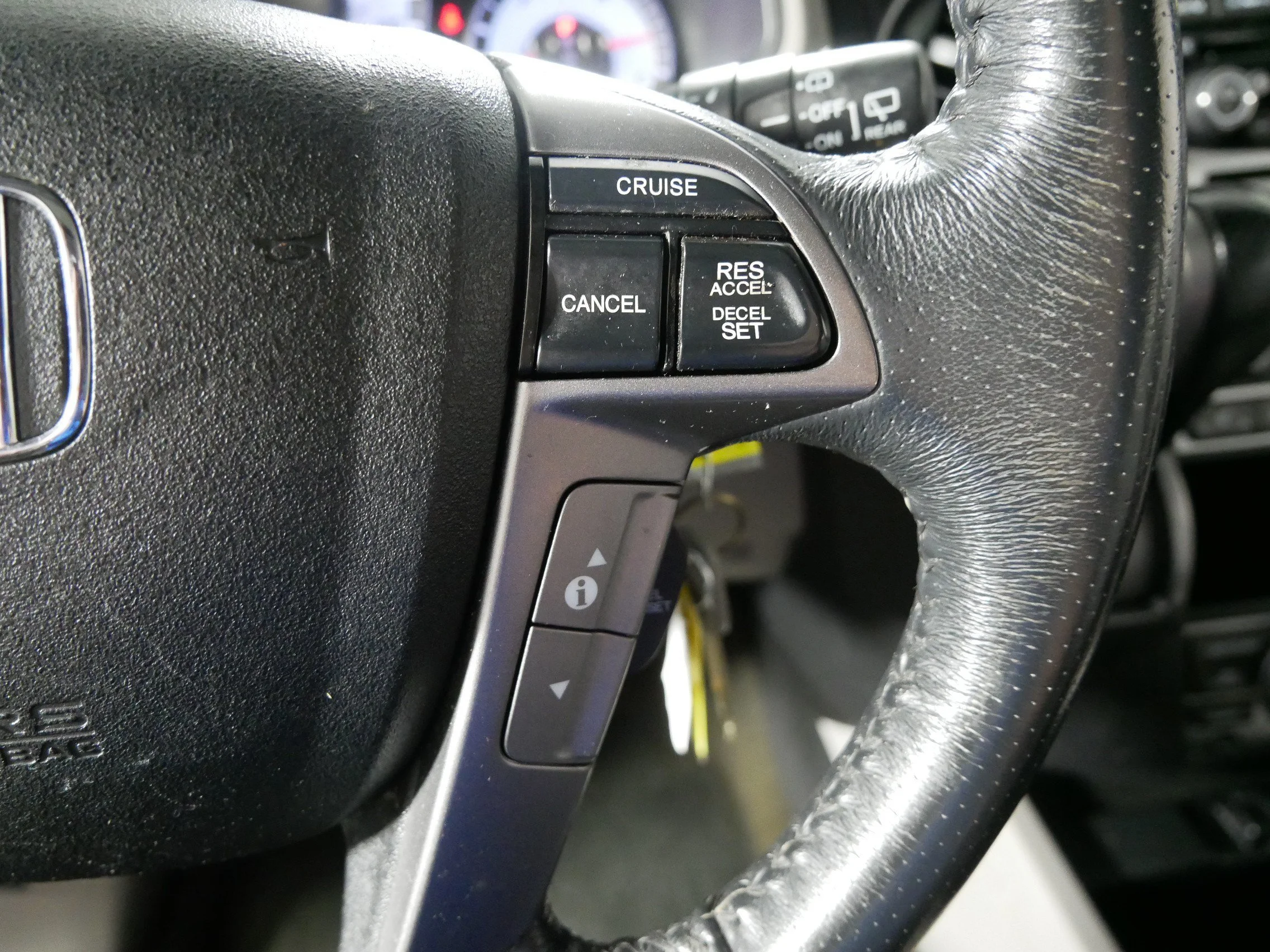 Used 2013 Polished Metal Metallic Honda Touring image 28