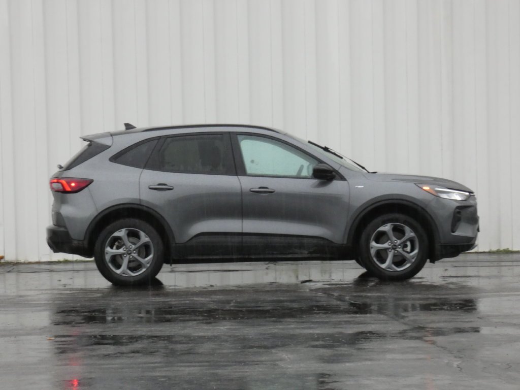 Used 2025 Ford Escape ST-Line with VIN 1FMCU9MN4SUB19494 for sale in Kansas City