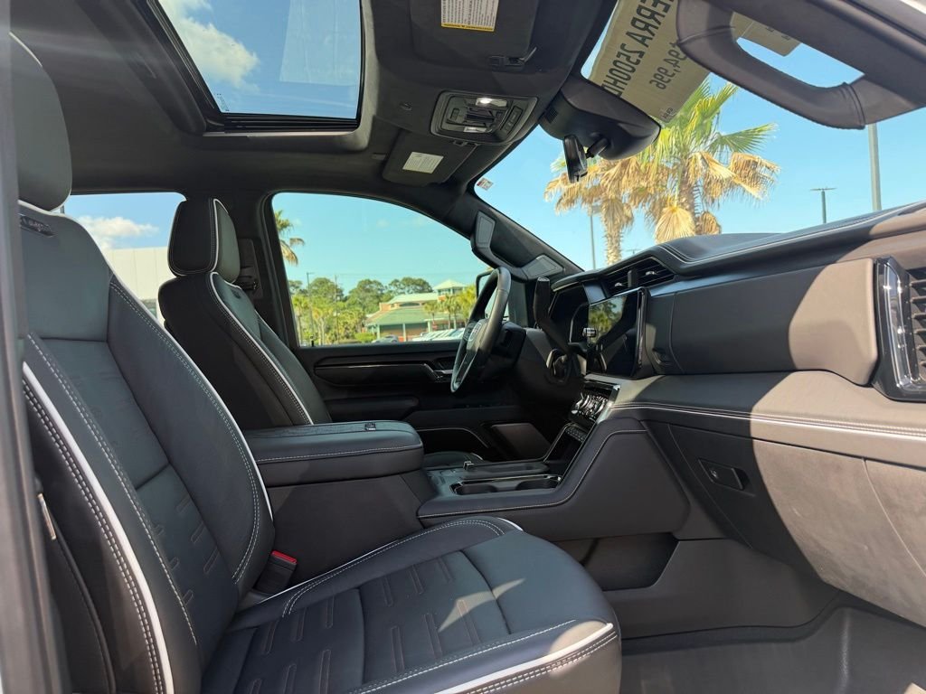 Used 2026 White GMC AT4X image 9