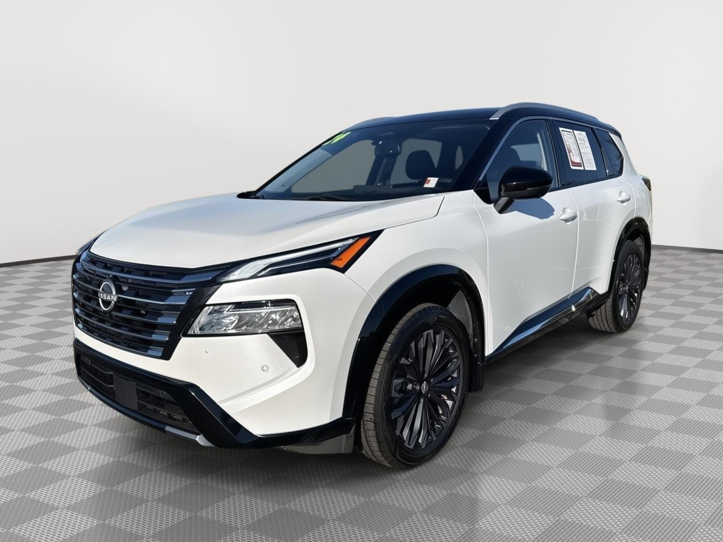 Used 2024 Nissan Rogue Platinum with VIN JN8BT3DD0RW253610 for sale in Kansas City