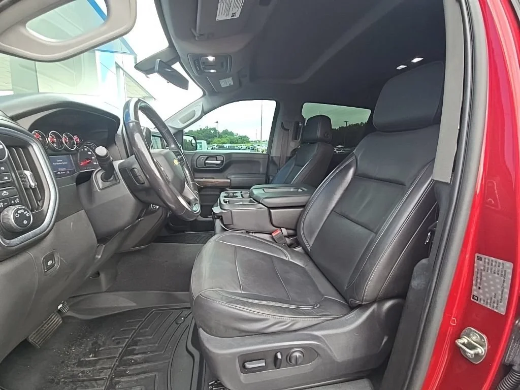 Used 2019 CAJUN RED TINTCOAT Chevrolet LT image 5