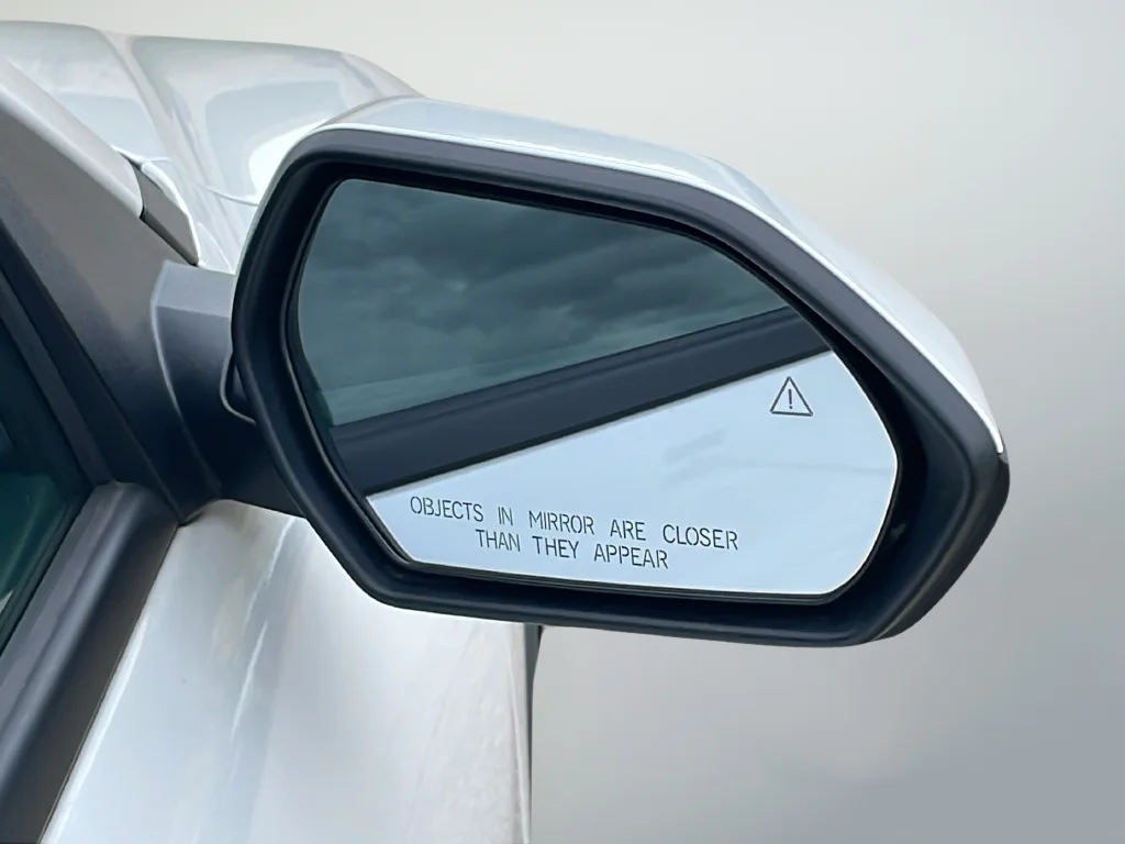 Used 2025 White Kia LXS image 42