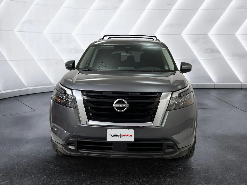 Used 2025 Gray Nissan SV image 2