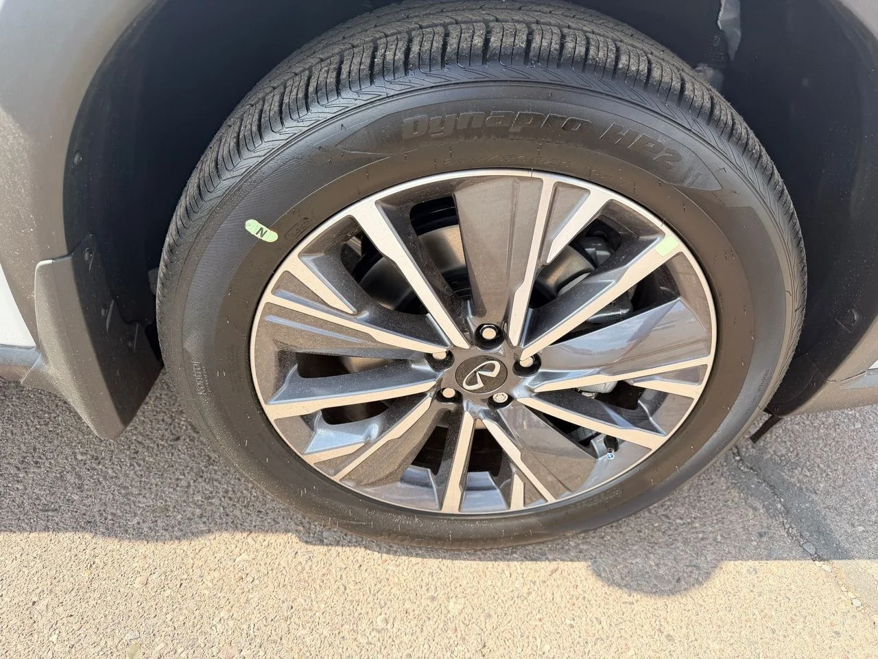 New 2027 RADIANT WHITE INFINITI Luxe FWD image 10