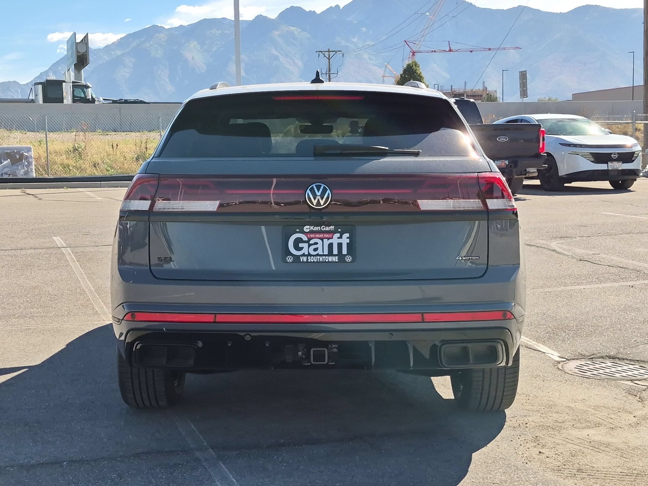 New 2026 Pure Gray Volkswagen 2.0T SEL R-Line Black image 4