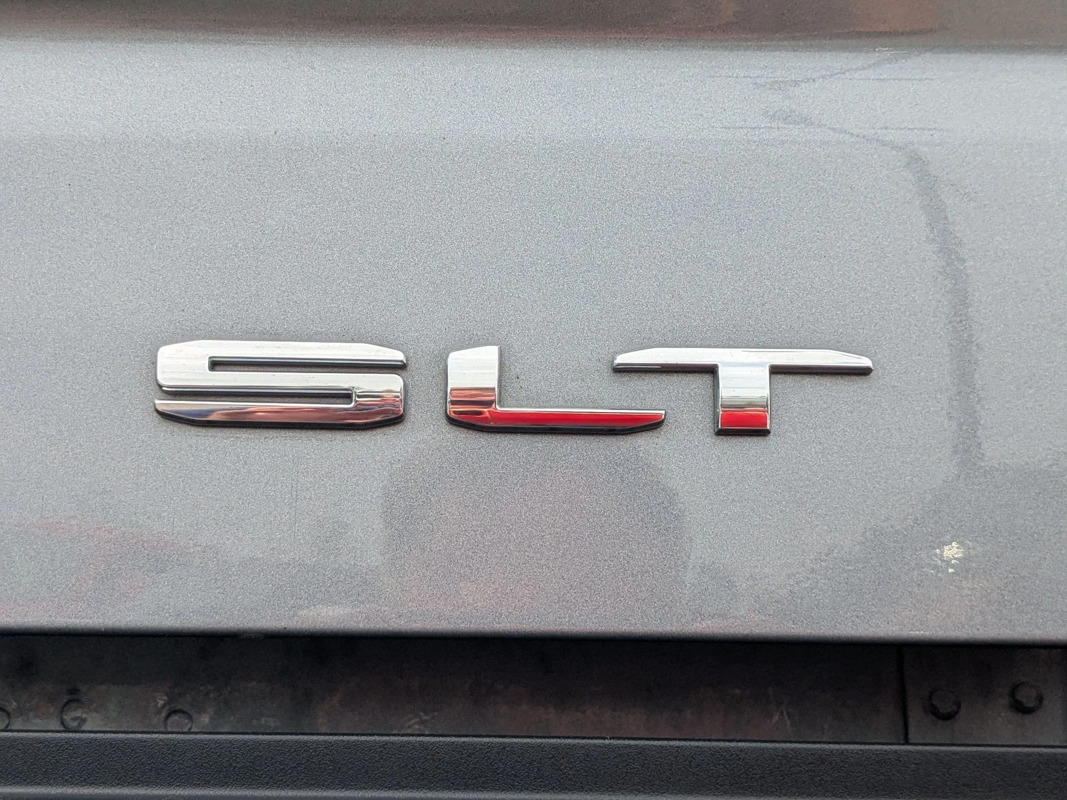 Used 2022 Satin Steel Metallic GMC SLT image 14