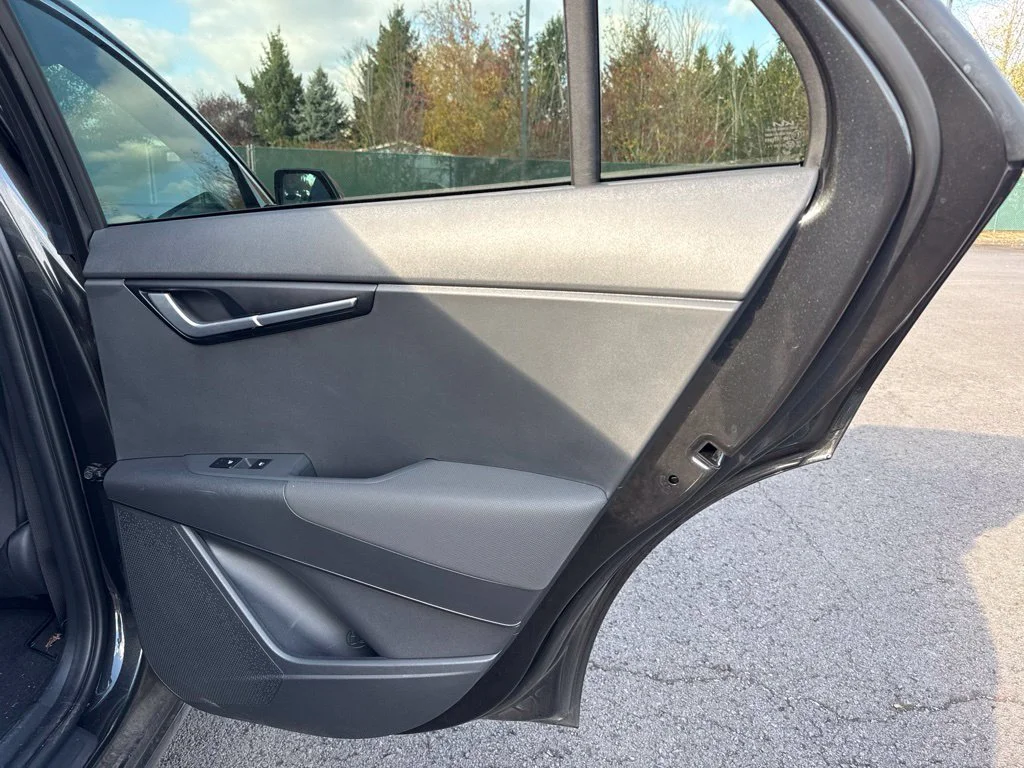 Used 2023 Graphite Gray Kia Wind image 22