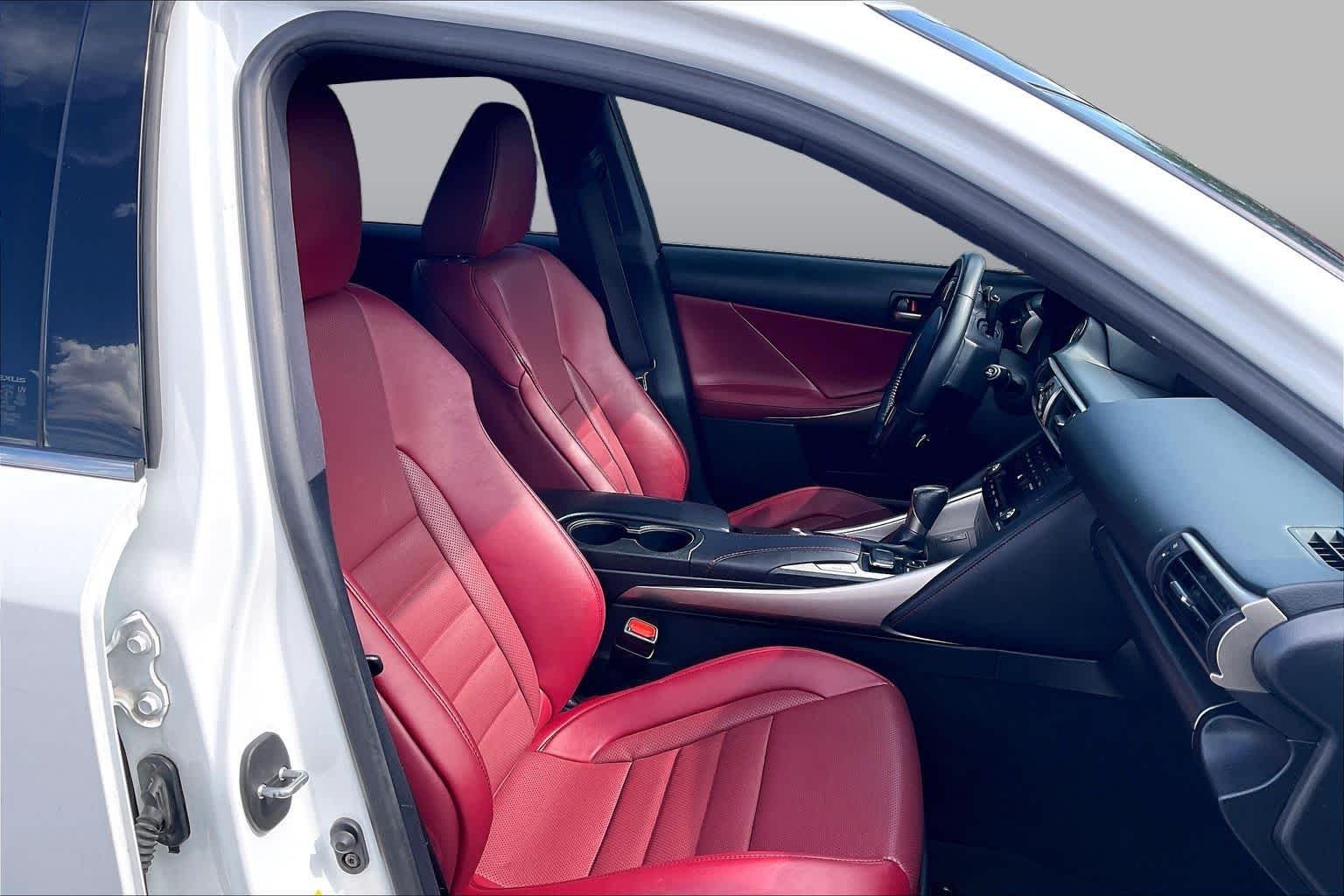 Used 2018 Ultra White Lexus  image 8