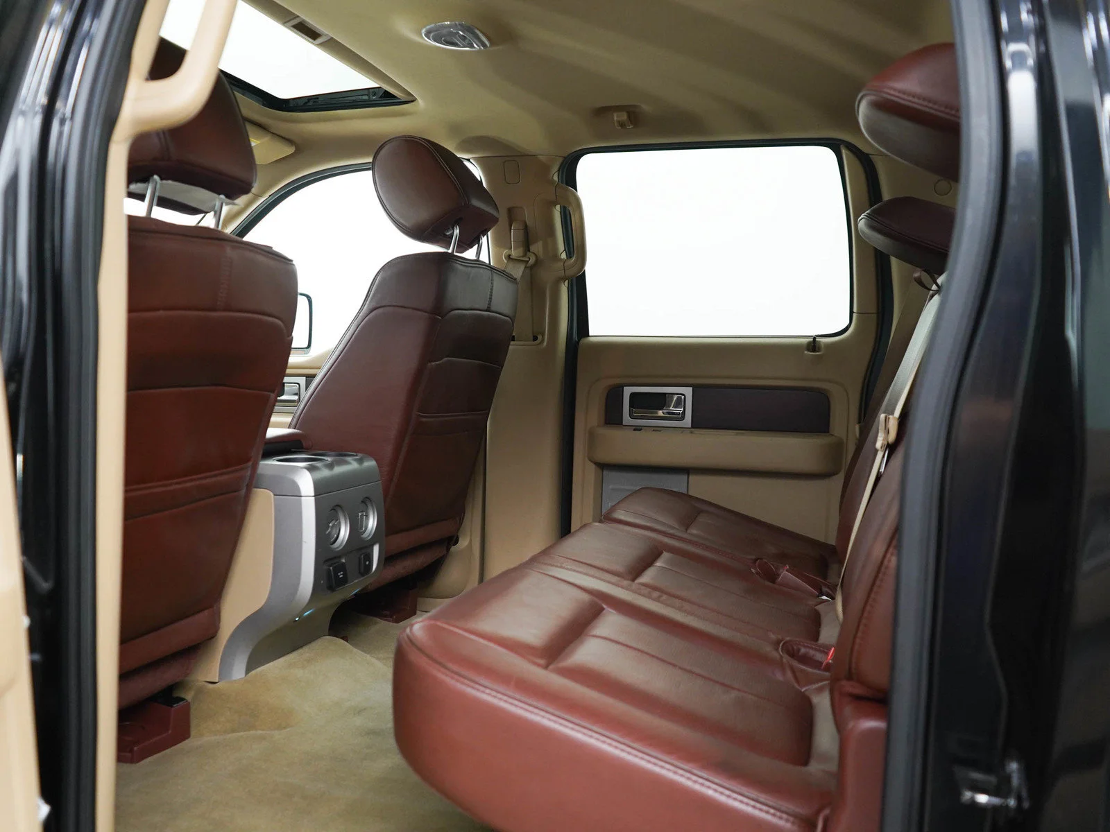 Used 2014  Ford XL image 16