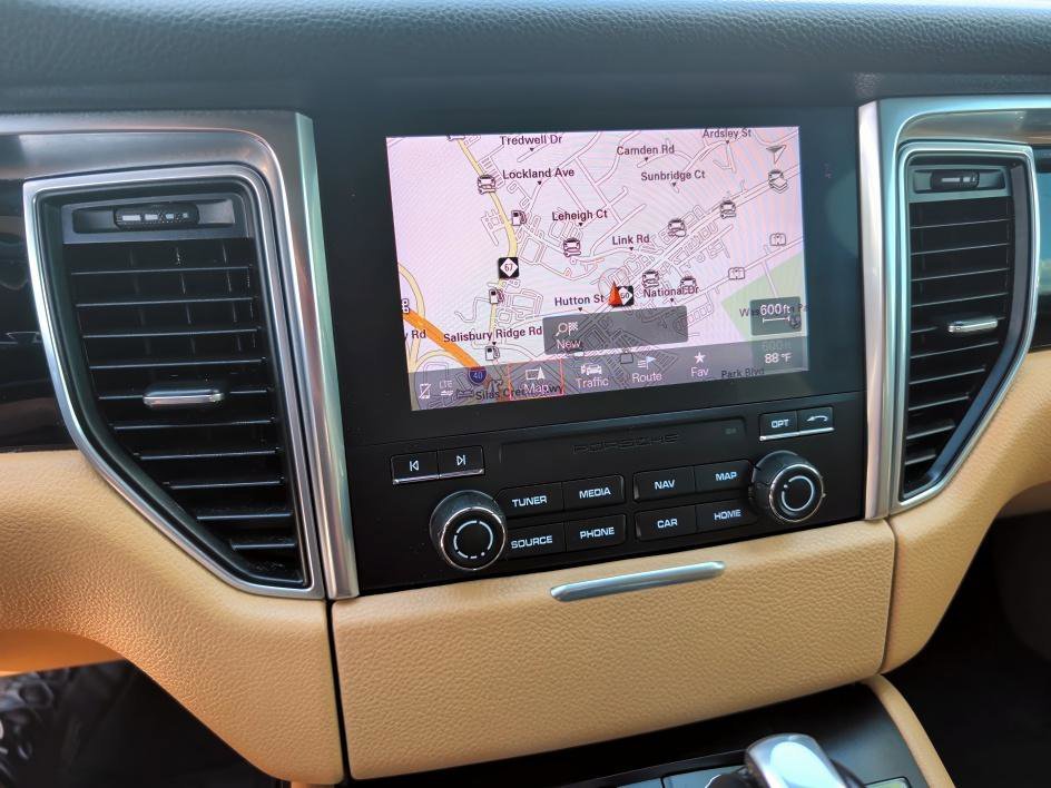 Used 2018 White Porsche Base image 24