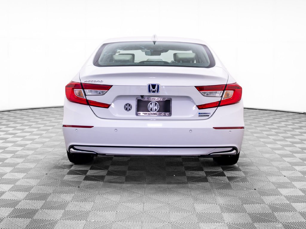 Certified Used 2022 Platinum White Pearl Honda Touring image 5