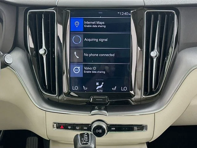Certified Used 2020 White Volvo T5 Momentum image 15