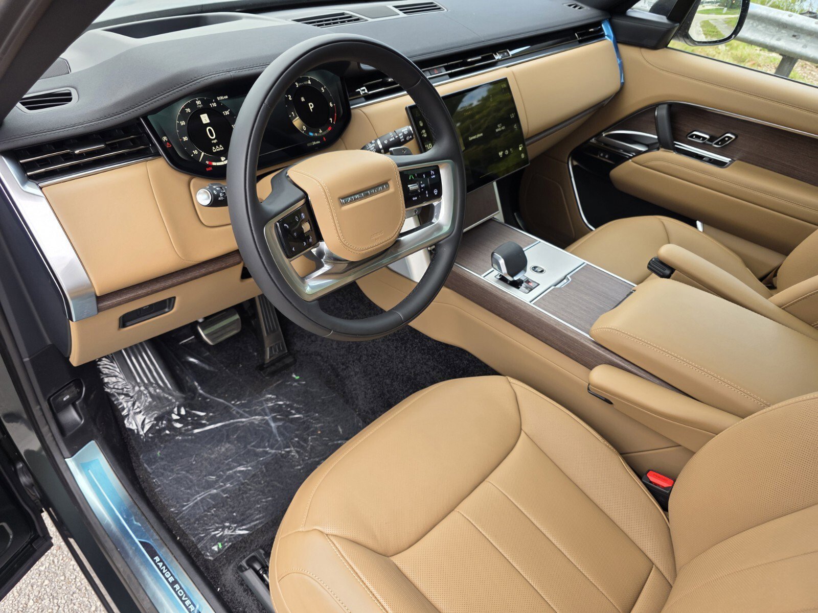 New 2026 Belgravia Green Land Rover SE image 11