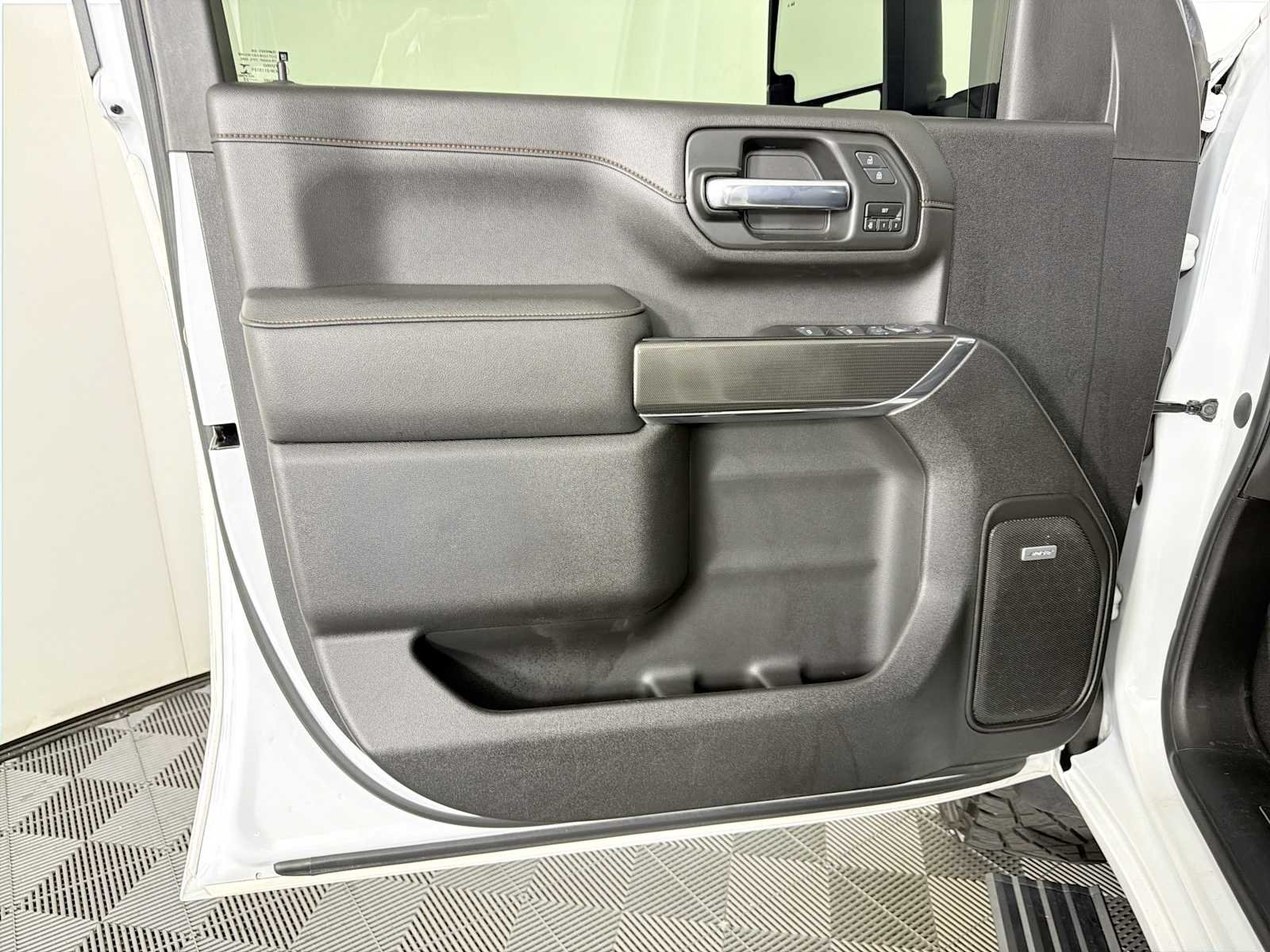 Used 2023 Summit White GMC AT4 image 9