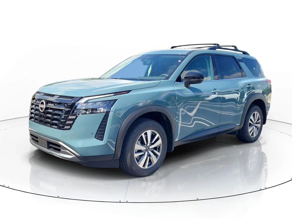 New 2026 Green Nissan SL image 4