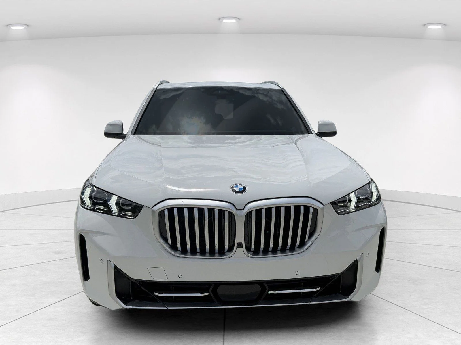 New 2026 Alpine White BMW sDrive40i image 2