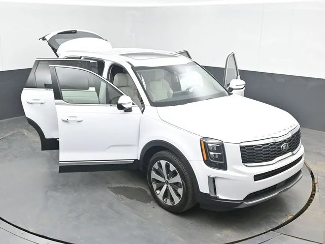 Used 2021 White Kia EX image 50