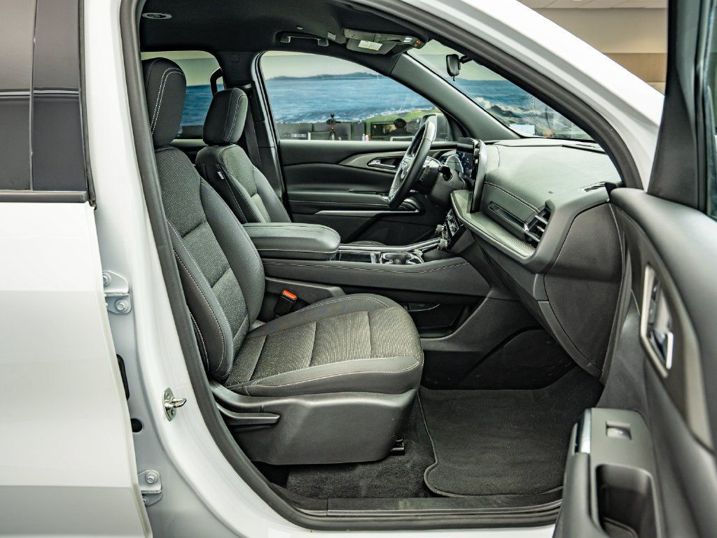 Used 2024 Summit White Chevrolet LS image 36