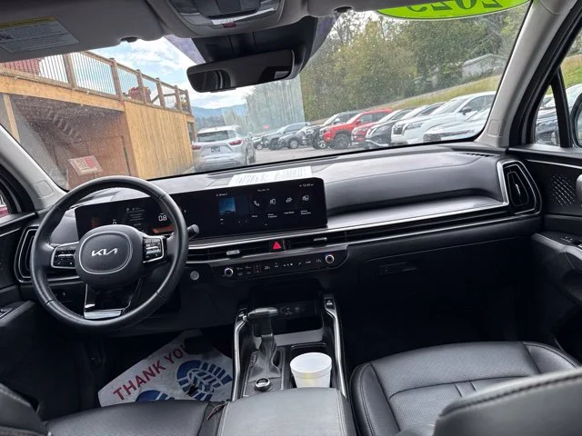 Used 2025  Kia X-Line EX image 15