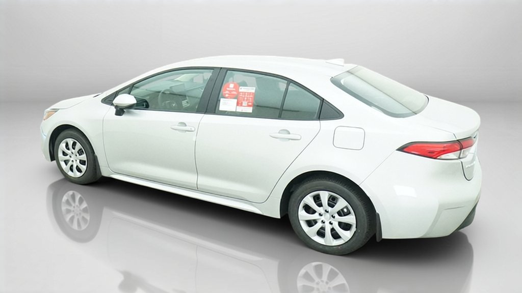 New 2027 Classic Silver Metallic Toyota LE image 15