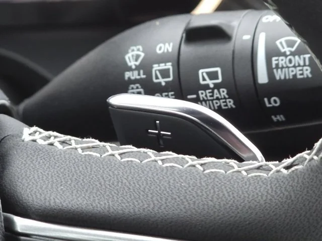 New 2025 Diamond Black Crystal Pearlcoat Jeep Limited image 23