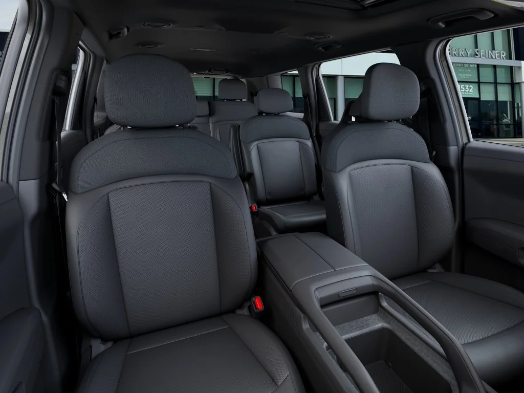 New 2027 Ivory Silver Kia S image 15